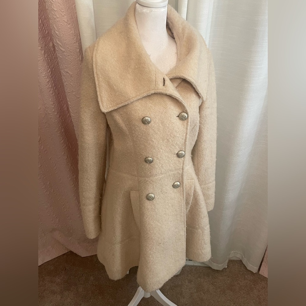 Women’s beige woolen coat